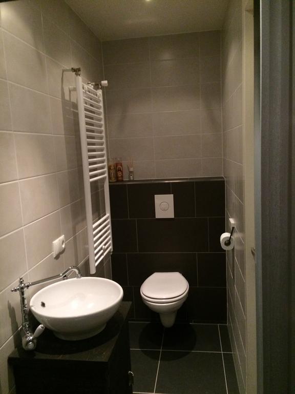 טילבורג Gastenverblijf Door De Poort מראה חיצוני תמונה